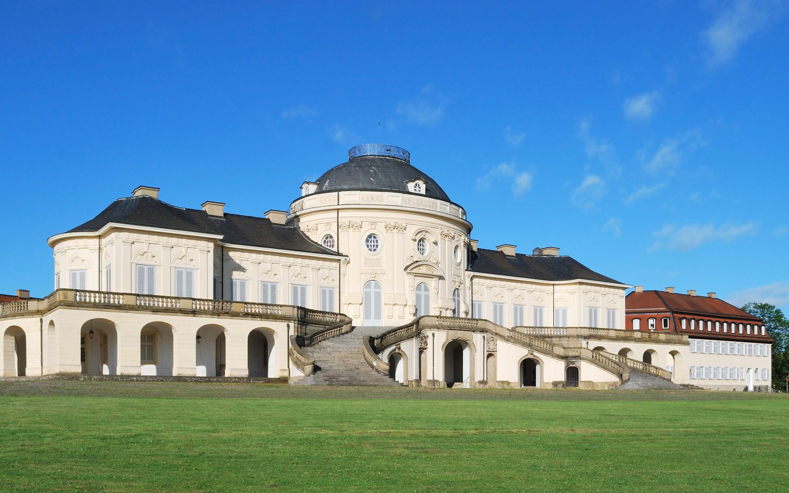 Schloss Solitude bei Stuttgart - Rokoko-Lustschloss von Herzog Carl Eugen, 1769